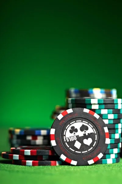 18hoki slot live-dealer blackjack and roulette tables with HD camera feeds from professional studio